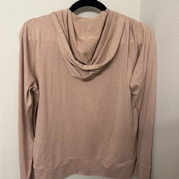 Vuori Halo Performance Hoodie - Light Mauve - Picture 5 of 5